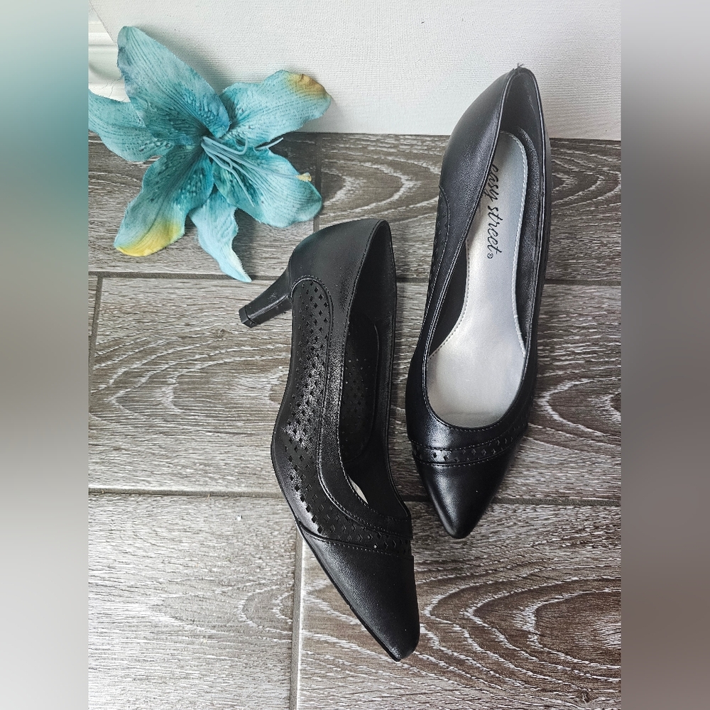 Easy Street Womens Ansen  Black Faux Leather Pointed Toe Pumps Shoes NWT